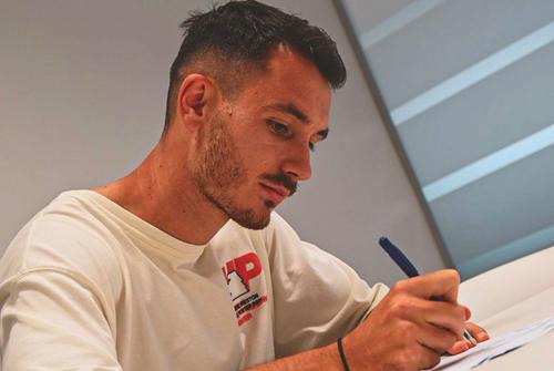 Kortrijk l-a prezentat oficial pe fundașul stânga Raul Opruț (25 de ani), transferat de la Hermannstadt.