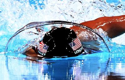 Meduza » Katie Ledecky, fata care preferă să înoate decât să meargă pe uscat