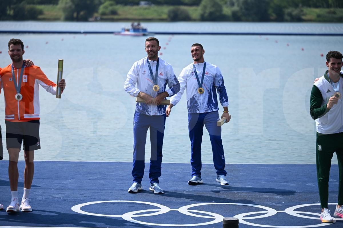 Andrei Cornea și Marian Enache, campionii de la dublu vâsle: „Nu am cuvinte pentru sentimentul de a fi pe podiumul olimpic” + „Totul a dispărut, a zburat, am devenit mai ușor”