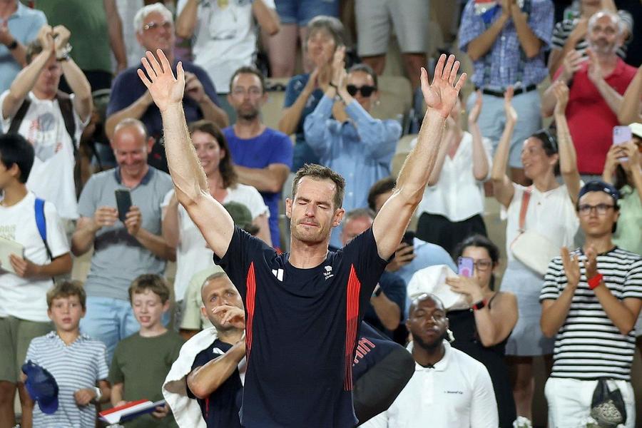 Andy Murray, final de drum în tenis // foto: Guliver/gettyimages Retragerile marcante ale anului 2024, de la Rafael Nadal, Andy Murray și Nikola Karabatic până la soții Ionela și Marius Cozmiuc