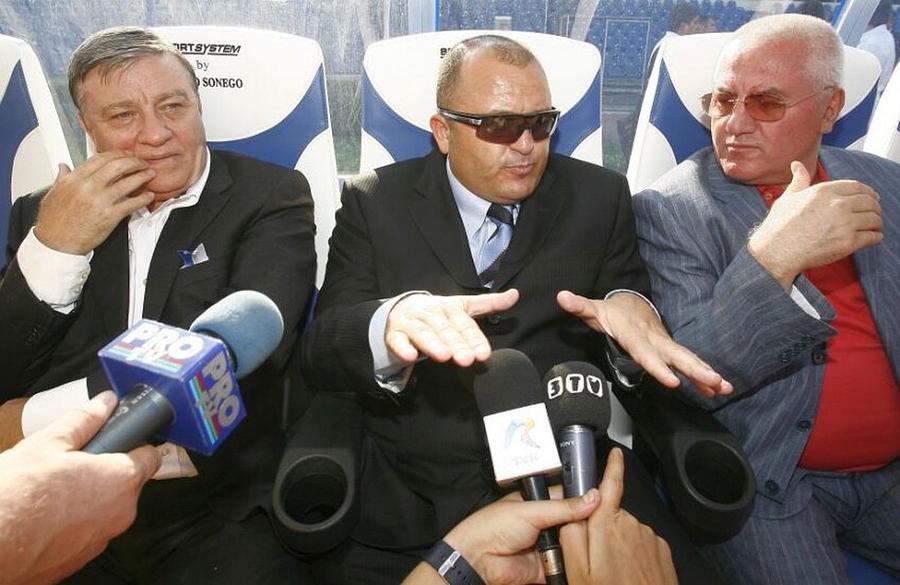 Adrian Mititelu continuă lupta cu FRF, deschisă în epoca lui Mircea Sandu și Dumitru Dragomir Mutarea cu care Adrian Mititelu vrea să dea lovitura de grație FRF: ”Vom cere asta instanței, pentru că Burleanu ocupă fraudulos postul de președinte”