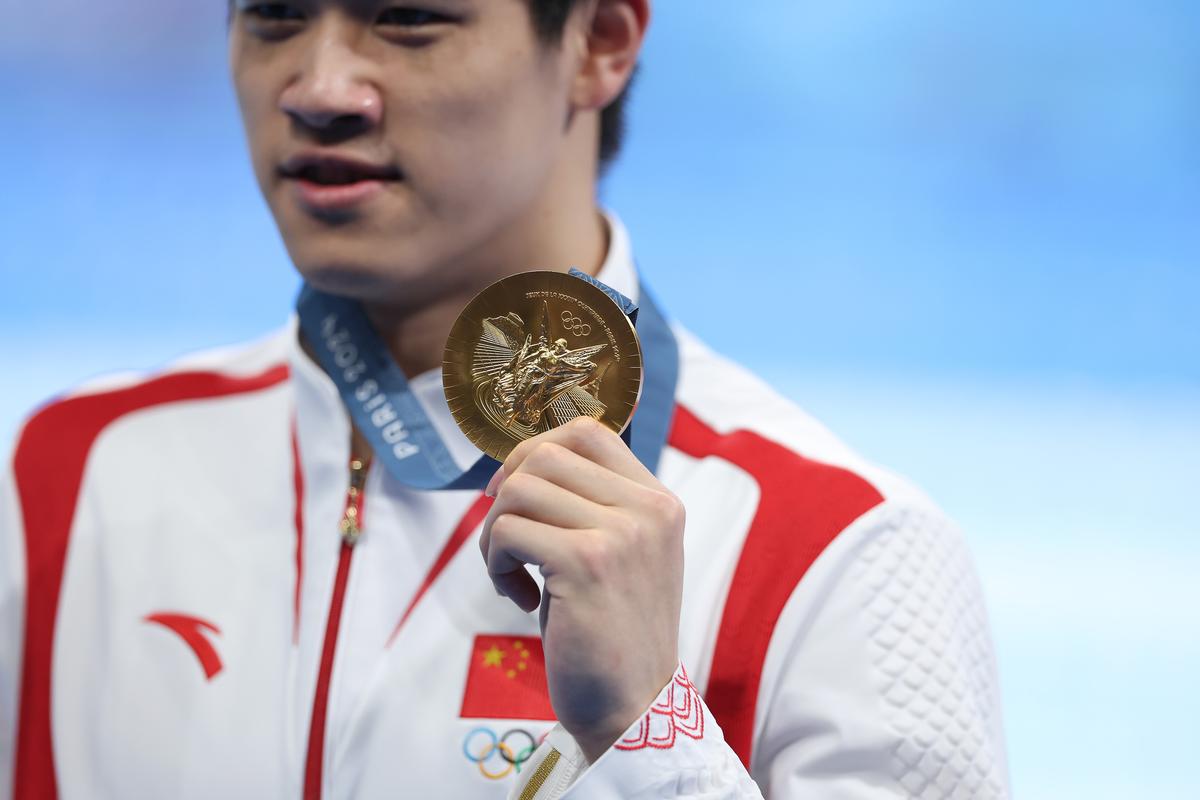 La două ore după semifinalele probei de 100 m liber din Singapore, Pan Zhanle și David Popovici au apărut într-o imagine neașteptată