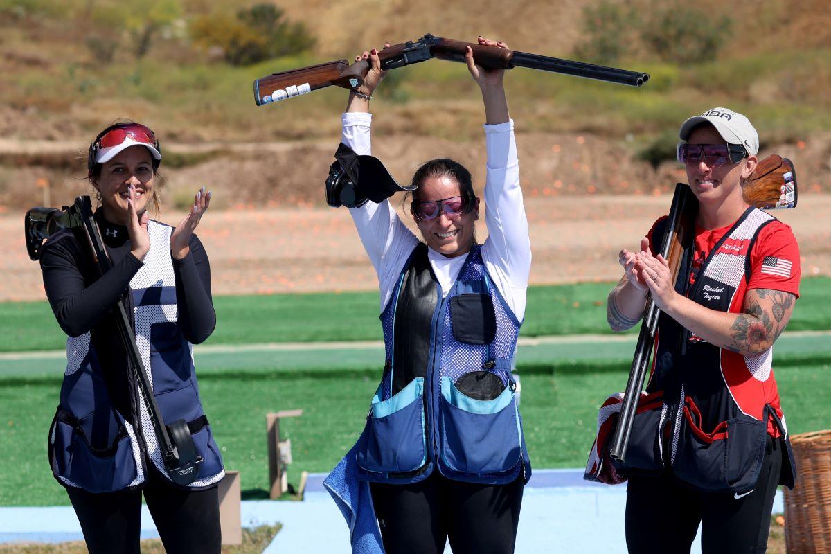 A adus prima medalie de aur țării cu populație asemănătoare cu a României, cu nou record olimpic! » Fosta gimnastă, care și-a rupt coloana înaintea JO de la Londra, se angajase voluntar în 2016 » Și acolo s-a îndrăgostit de sportul în care excelează acum!