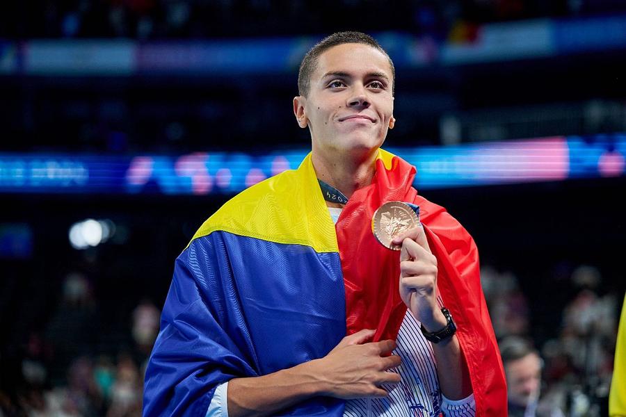 David Popovici, BRONZ URIAȘ în proba de 100 metri liber la Jocurile Olimpice / FOTO: Raed Krishan (GSP.ro) Elisabeta Lipă, numerele de mașină și bănuțul norocos + Mihai Covaliu în lacrimi la finalul cursei de aur de la 8 plus 1