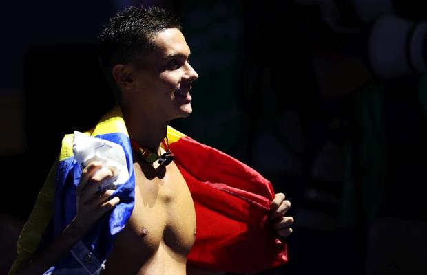 „Dacă nu vezi lumina de la capătul tunelului, fii tu acea lumină!” » David Popovici, elogiat de Gazzetta dello Sport