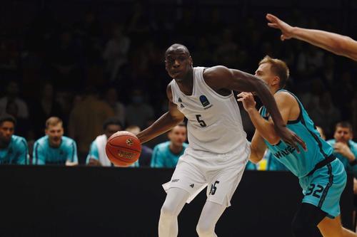 Bandja Sy, campion al Franței, a semnat cu CSM Oradea/Foto: euroleaguebasketball.net