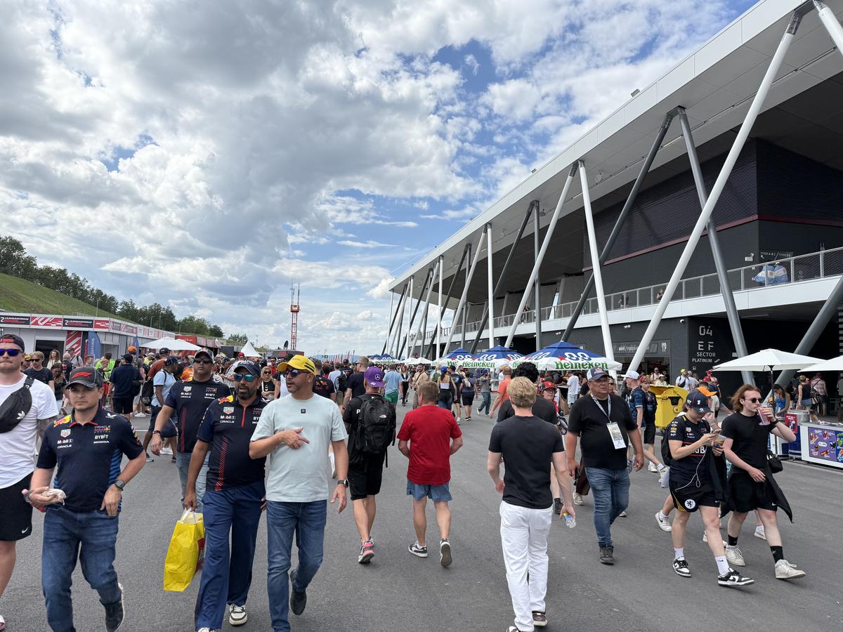 Atenție, Formula 1 nu e pentru oricine: cât costă o felie de pizza, o porție de cartofi sau o Cola » Ce prețuri sunt la MP de la Hungaroring