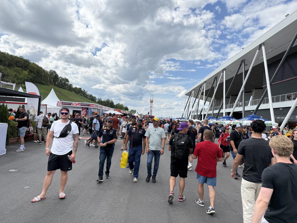 Atenție, Formula 1 nu e pentru oricine: cât costă o felie de pizza, o porție de cartofi sau o Cola » Ce prețuri sunt la MP de la Hungaroring
