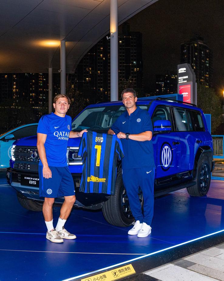 Cristi Chivu, acțiune BYD la Hong Kong // foto: Facebook