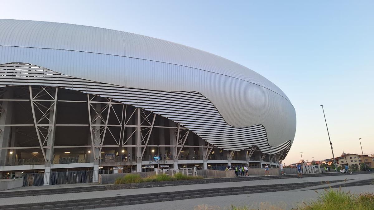 Fanii vin la stadion pentru Craiova - Petrolul