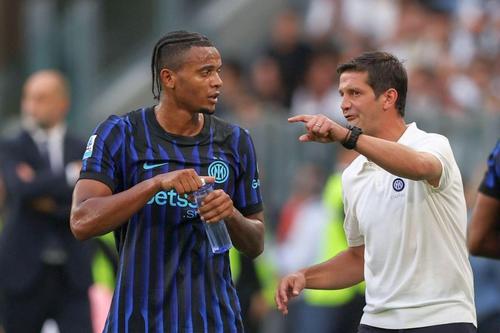 Manuel Ananki și Cristi Chivu / Foto: Getty Images