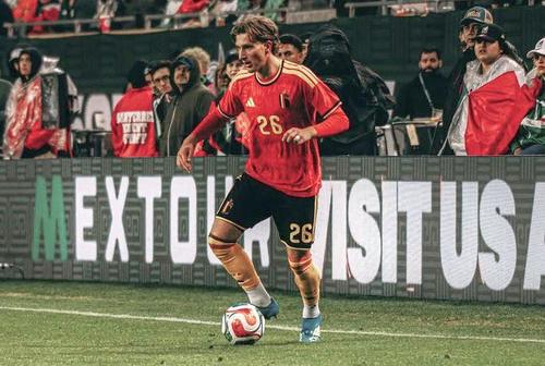 PSG vrea să îl transfere pe Mika Godts, Ajax cere 60 de milioane de euro // foto: X