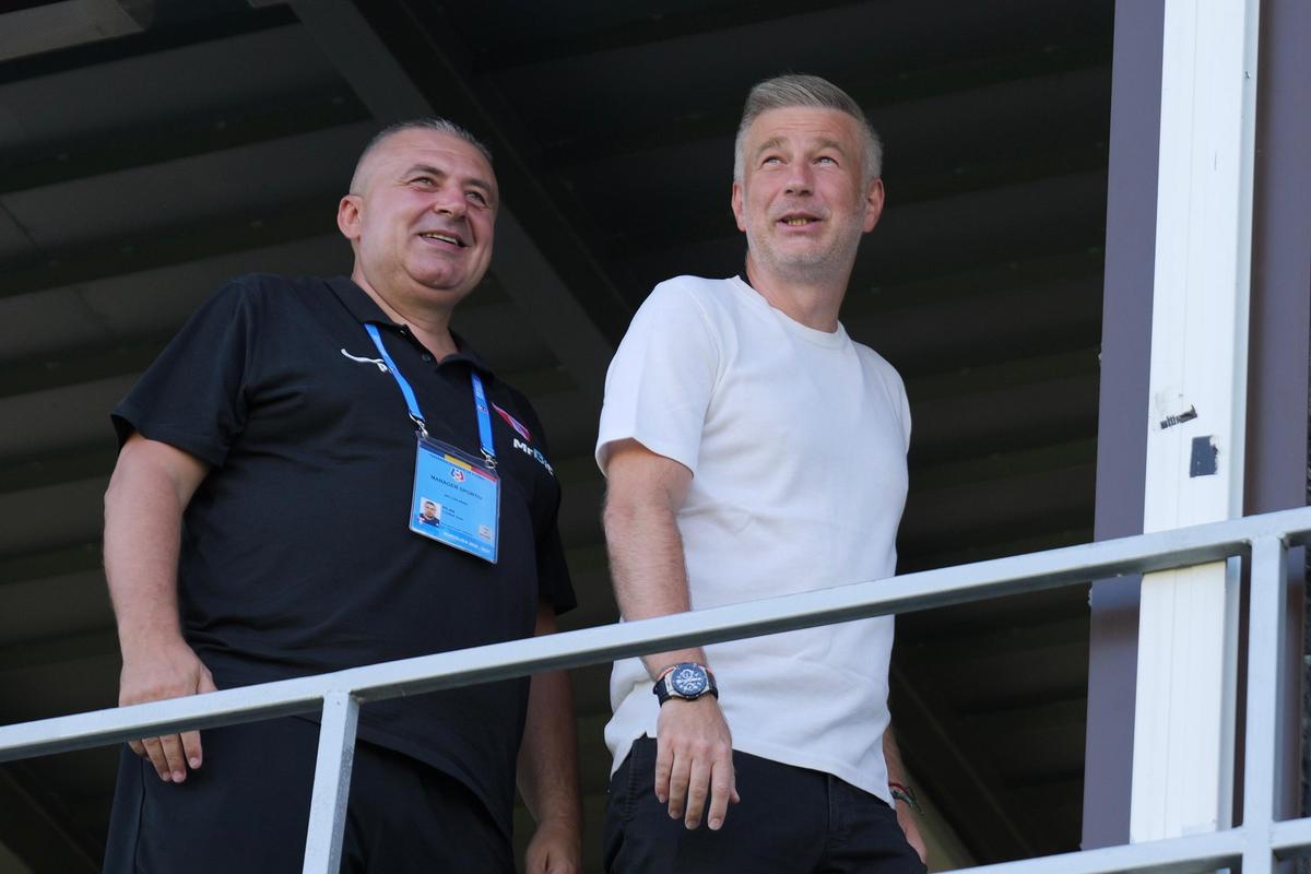 Imagini înainte de Voluntari - UTA Arad