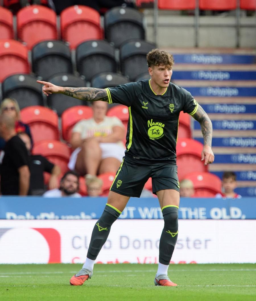 Andrei Coubiș, debut cu victorie la Lincoln City // FOTO: Instagram Andrei Coubiș a debutat pentru noua echipă!