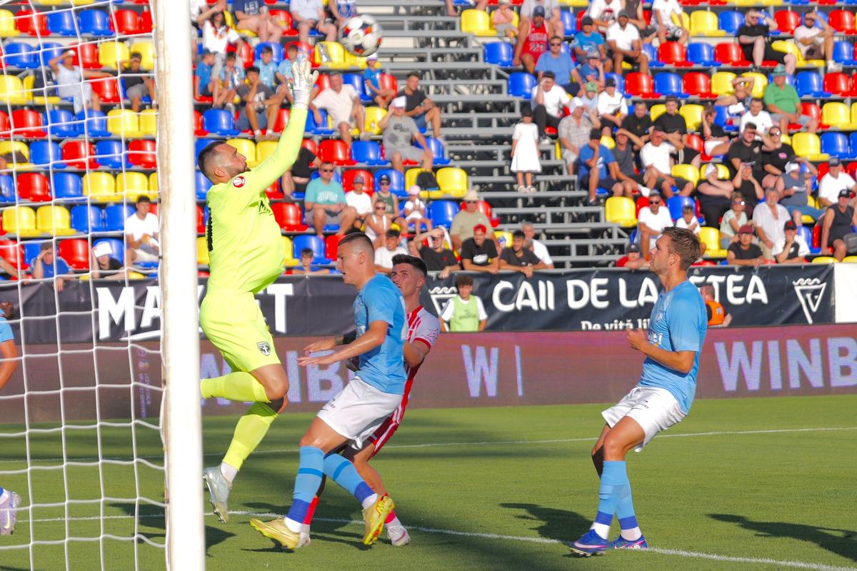 Partida dintre FC Voluntari și UTA Arad a fost decisă de gafa portarului: start dezastruos de sezon pentru băieții lui Adi Mihalcea