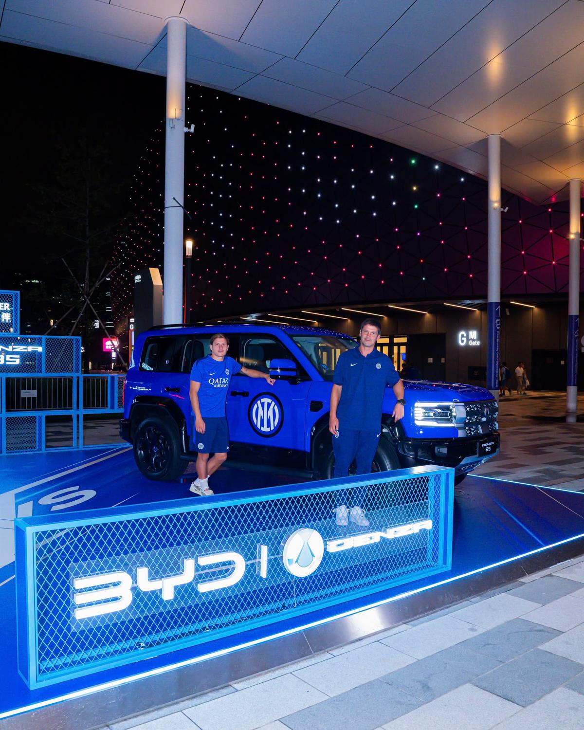 Cristi Chivu, acțiune BYD la Hong Kong // foto: Facebook