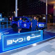 Cristi Chivu, acțiune BYD la Hong Kong // foto: Facebook
