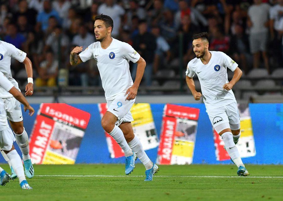 Gabi Iancu după golul marcat azi // Foto: Raed Krishan FCSB - VIITORUL / 3 lucruri care au definit prima repriză! A fost sau nu penalty? + Jucătorul reinventat de Gică Hagi