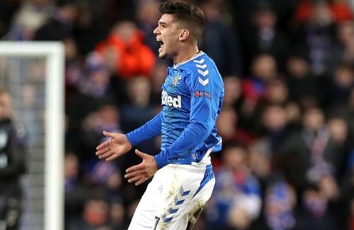 Ianis Hagi, 21 de ani, își amintește momente din copilărie, descrie relația pe care o are cu tatăl său, face o comparație între Maradona și Messi și vorbește despre Genk și Rangers