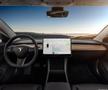 VIDEO&FOTO Imagini spectaculoase: cum e produs de opt roboți „crucișătorul extraterestru”, noul model de automobil Tesla