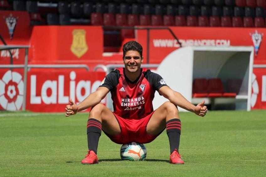Dinamo a oficializat al doilea transfer al zilei, după Isma Lopez. Alexander David Gonzalez (27 de ani, fundaș dreapta) va semna un contract cu roș-albii în următoarele ore