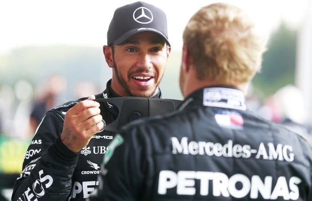 Lewis Hamilton recunoaște că dominația sa din Formula 1 e plictisitoare: „Nu e deloc distractiv” + cum reacționa când Schumacher era în aceeași situație