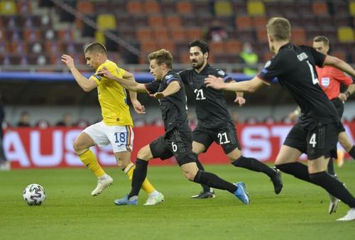 Răzvan Marin e
titular
indiscutabil și la
Cagliari, și la
națională