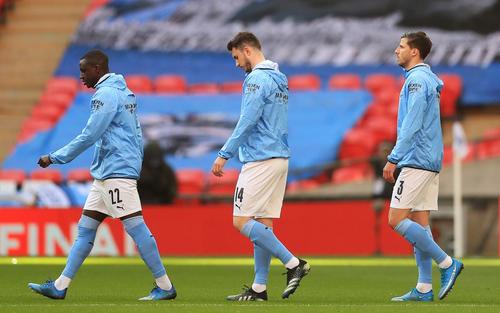 Benjamin Mendy (27 de ani) este arestat preventiv, având 4 acuzații de viol și o tentativă de agresiune sexuală. Fundașul stânga al lui Manchester City nu trece prin cea mai bună perioadă nici din punct de vedere psihic.