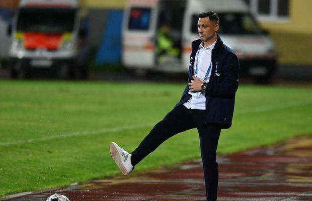 Ce cuvânt a folosit Mirel Rădoi pentru a descrie prestația Craiovei + Și-a pierdut răbdarea cu jucătorii: „Asta e mentalitate?”