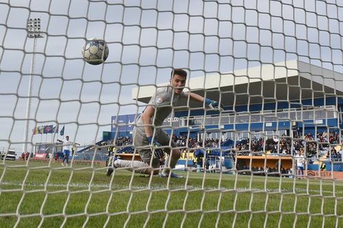 Mihai Popa, unul dintre cei mai promițători portari români, a devenit un abonat al golurilor primite de la distanță. Portarul celor de la FC Voluntari în vârstă de 21 de ani a fost bătut deja de 5 ori din afara lui „16”!