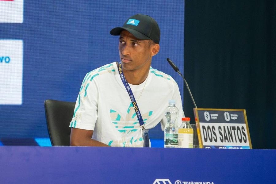 Alison dos Santos Cum își protejează Liverpool juniorii. Rana vindecată cu bronz olimpic. De mână cu Messi