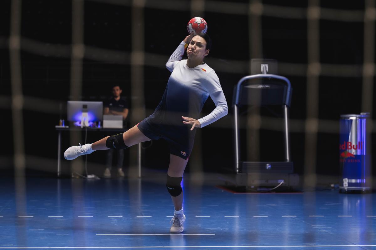 Documentar Cristina Neagu - "The Science Behind Cristina Neagu's Unstoppable Shot"