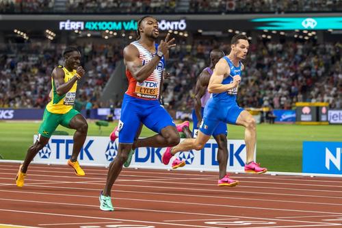 Noah Lyles în cursă la CM de la Budapesta Foto Imago