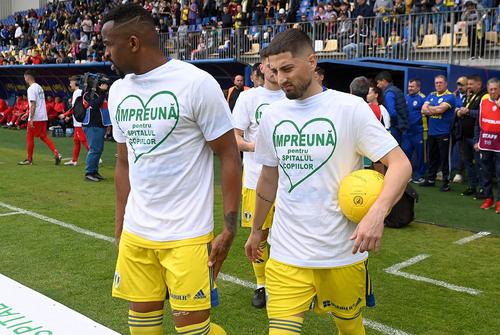 Christian Irobiso, în stânga, merge în Arabia Saudită // foto: Imago Images