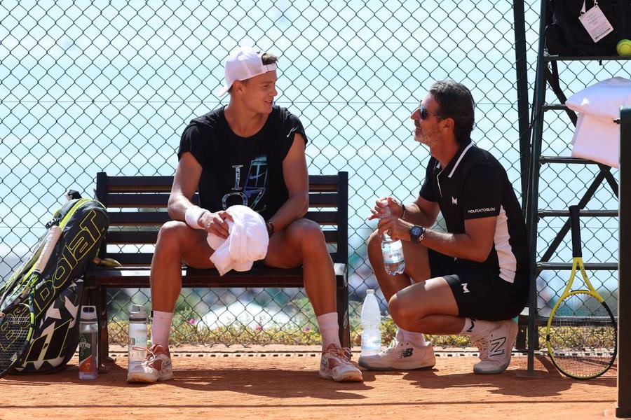 Holger Rune și Patrick Mouratoglou în timpul turneului de la Monte Carlo Foto Imago Patrick Mouratoglou, supus unei întrebări frontale: „Oricine poate comite o greșeală. Eu iert!”