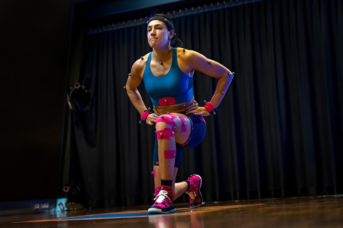 Cyborg Cristina Neagu! Experiment tehnologic incredibil realizat de Red Bull: „Aruncarea ei este de neoprit!” + Cifre-șoc: câți pași face pe secundă!