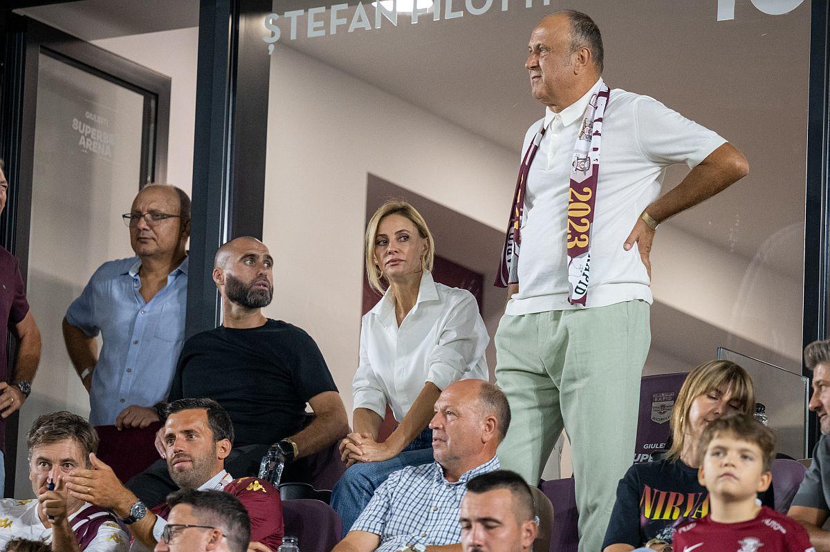 Mesaj afișat în miez de noapte la Stadionul Dinamo: „Am ajuns să fim abuzați și urmăriți asemeni unor infractori deosebit de periculoși”
