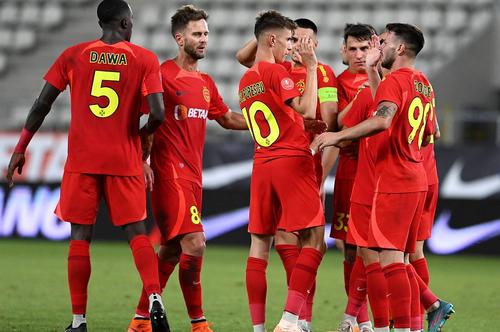 FCSB are un singur fundaș stânga apt de joc, pe Risto Radunovic // foto: Imago Images
