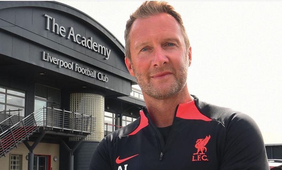 Alex Inglethorpe (foto:liverpoolfc.com) Cum își protejează Liverpool juniorii. Rana vindecată cu bronz olimpic. De mână cu Messi