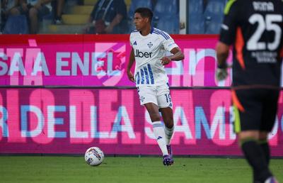 Coșmarul lui Varane continuă. Carieră în mare pericol!