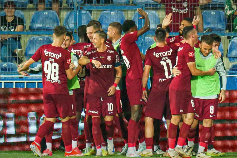 Bucuria lui CFR Cluj pe terenul Farului. Foto: Facebook CFR Cluj Victorie cu replici dure! 5 lucruri care nu s-au văzut la TV în Farul - CFR Cluj: la un pas să se ia la bătaie între ei