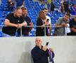 Marius Şumudică s-a pozat cu fanii la finalul meciului FOTO: Ionuţ Iordache (GSP)