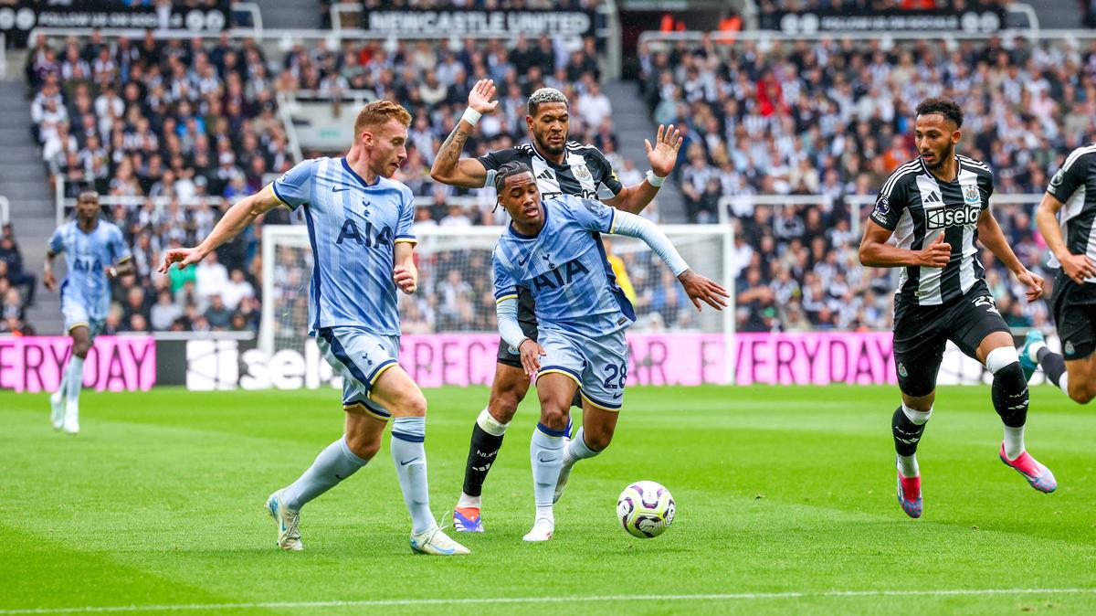 Radu Drăgușin, la primele minute în noul sezon de Premier League, 1 septembrie