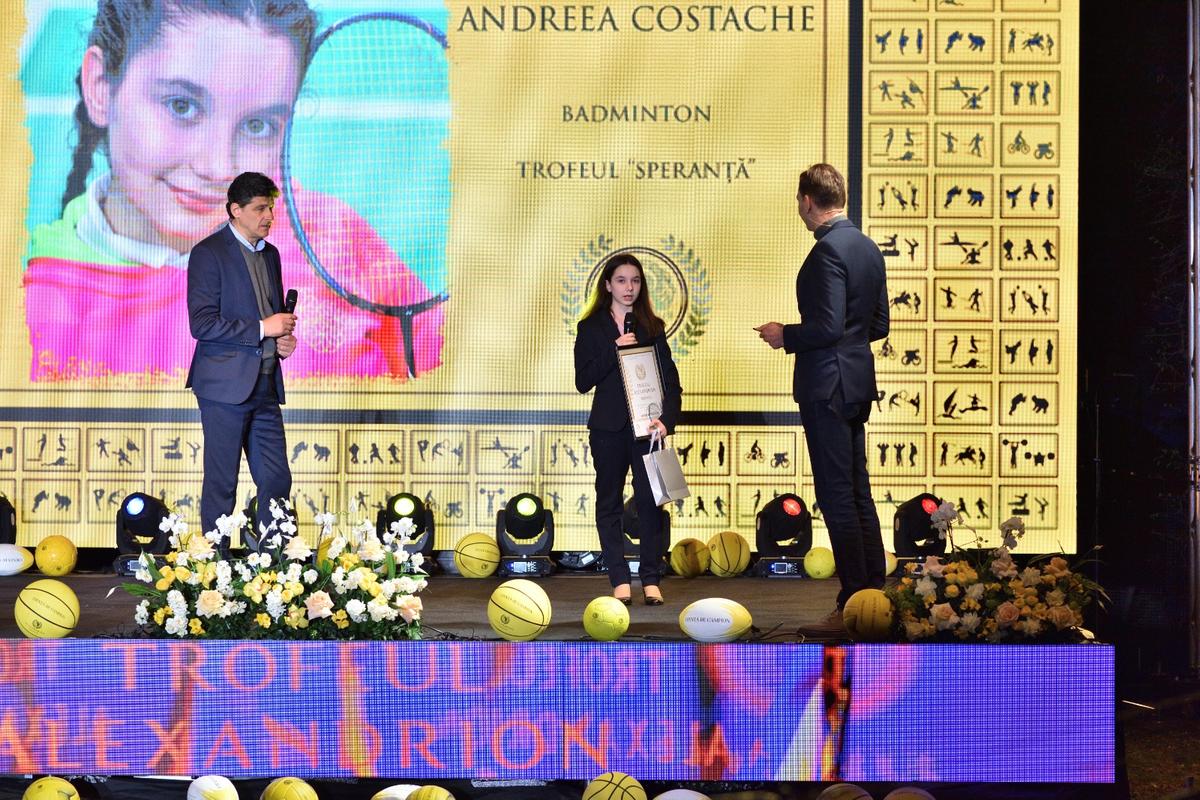 Andreea Costache, una dintre marile promisiuni din badmintonul românesc » Tânăra de 14 ani e sinceră: „Dacă ar fi s-o iau de la capăt, aș prefera concursurile în locul petrecerilor”