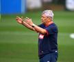 Mircea Lucescu, conducând primul antrenament în acest mandat de selecționer // foto: Raed Krishan (GSP)