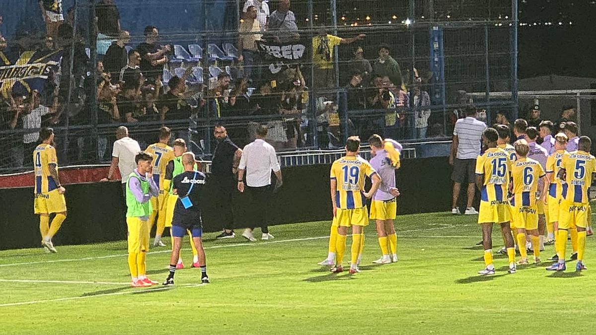 Petrolul, băgată în ședință de suporteri după meciul cu Farul