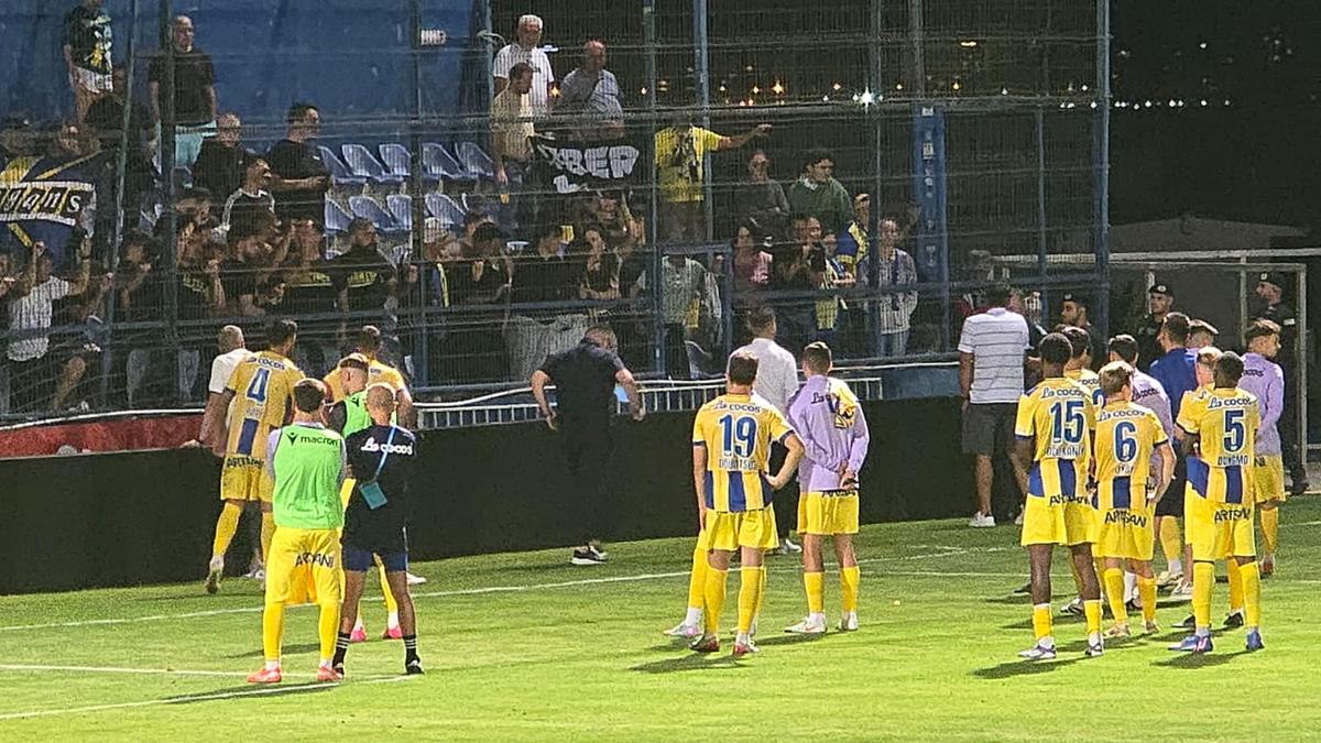 Petrolul, băgată în ședință de suporteri după meciul cu Farul