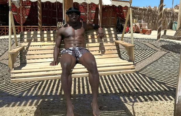 Numit „o bestie” de Ilie Dumitrescu, fotbalistul care a uimit Superliga spune cât timp petrece în sala de forță: „Oboseala e doar în capul tău!”