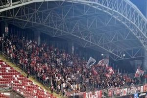 Dinamo, comunicat oficial cu privire la incidentele de la Arad: „Ne delimităm de orice manifestare violentă”