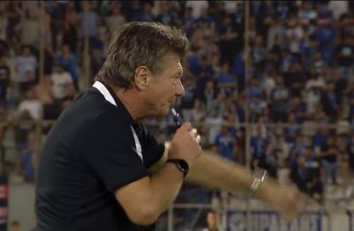 Walter Mazzarri a fumat fără nicio reținere în timpul meciului Volos - Iraklis 1-1 / Foto: Instagram